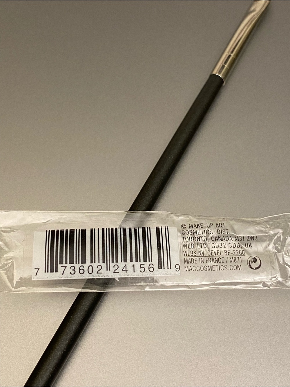 MAC 263 Small Angle Brush - Picture 5 of 6